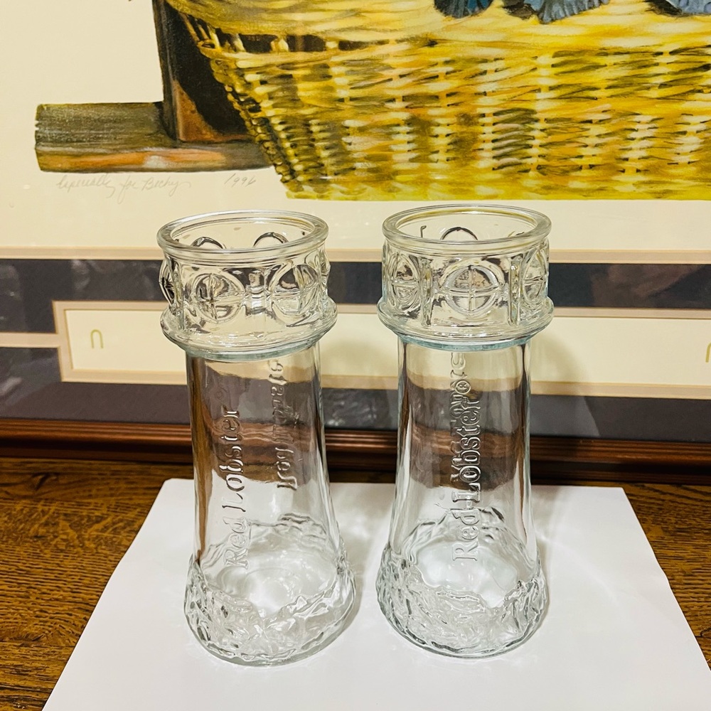Set of 2 Red lobster Clear Glass Vases